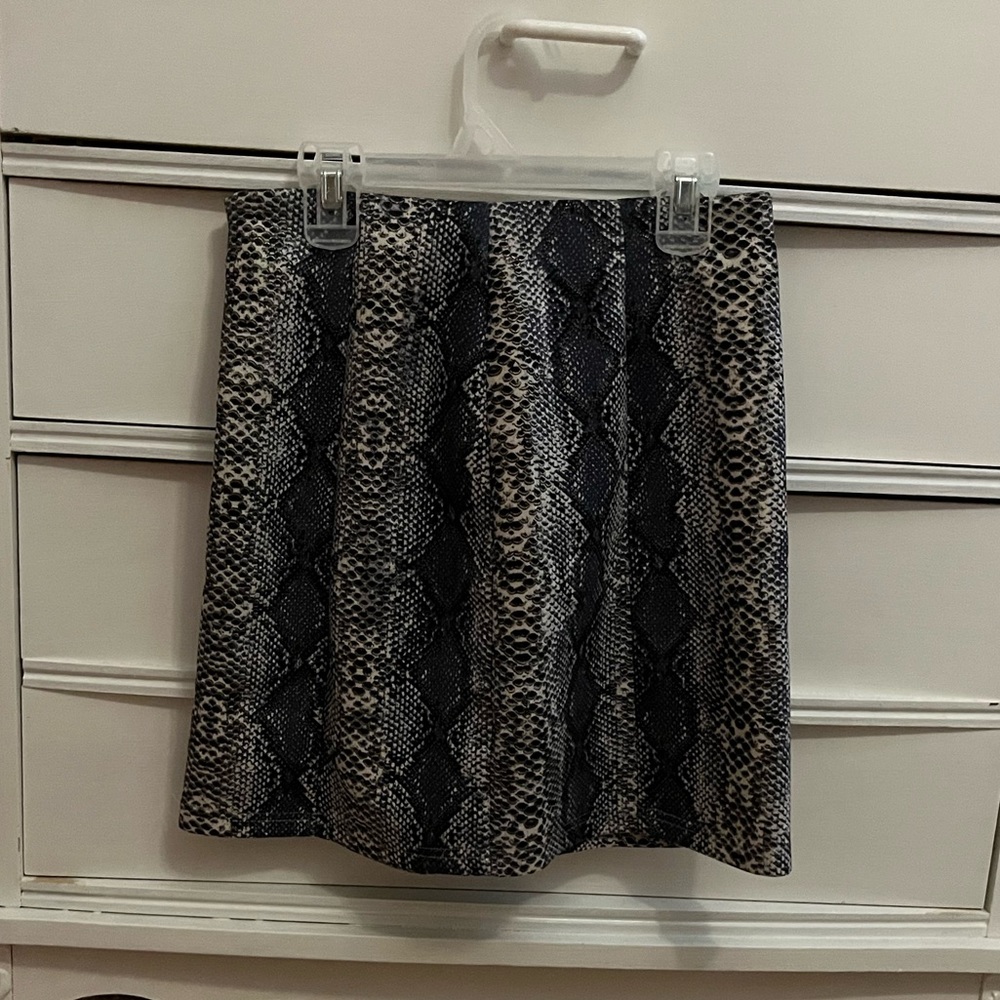 blue and gold snakeskin skirt!!